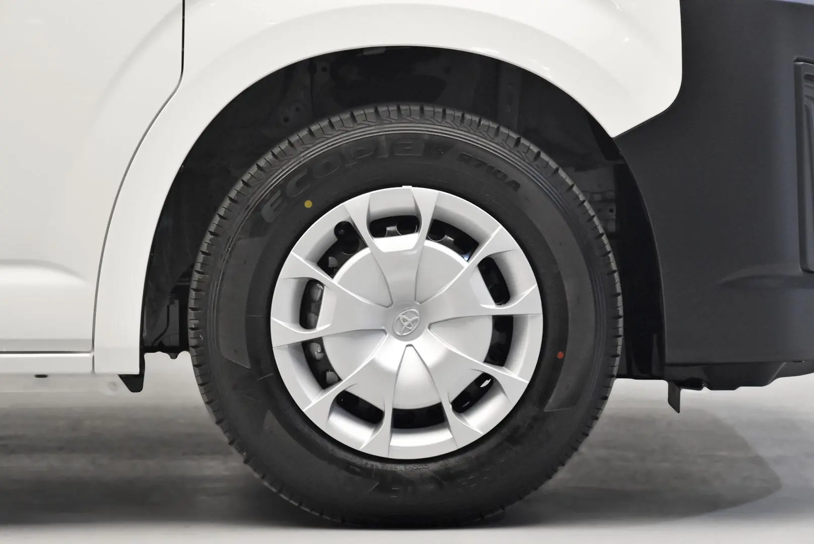 2025 Toyota Hiace Gallery Image 24