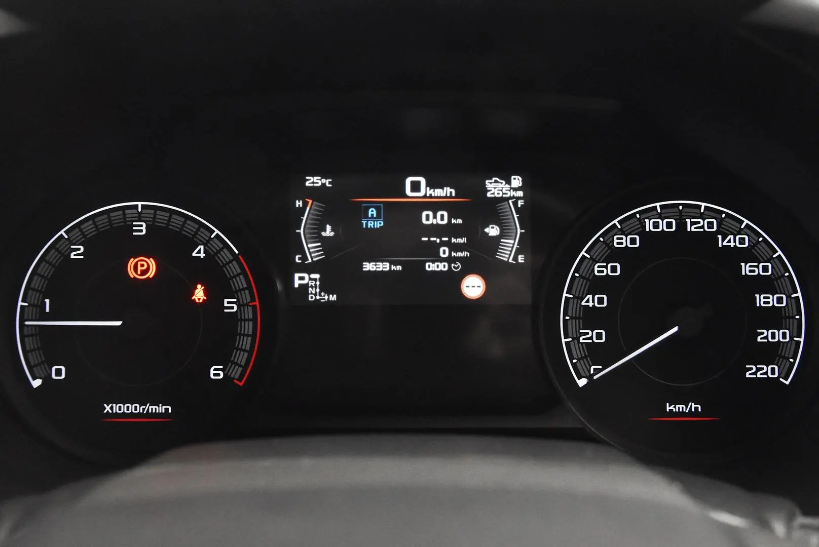 2025 Isuzu D-MAX Gallery Image 9