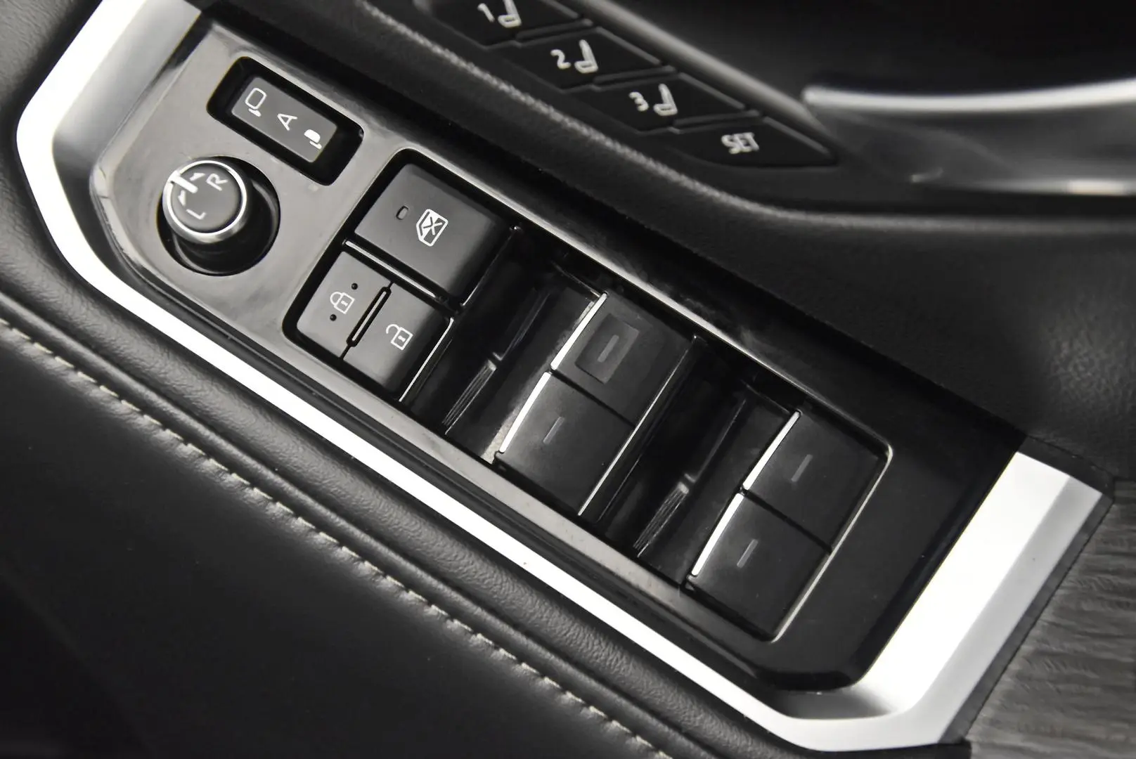 2025 Toyota Landcruiser Gallery Image 9