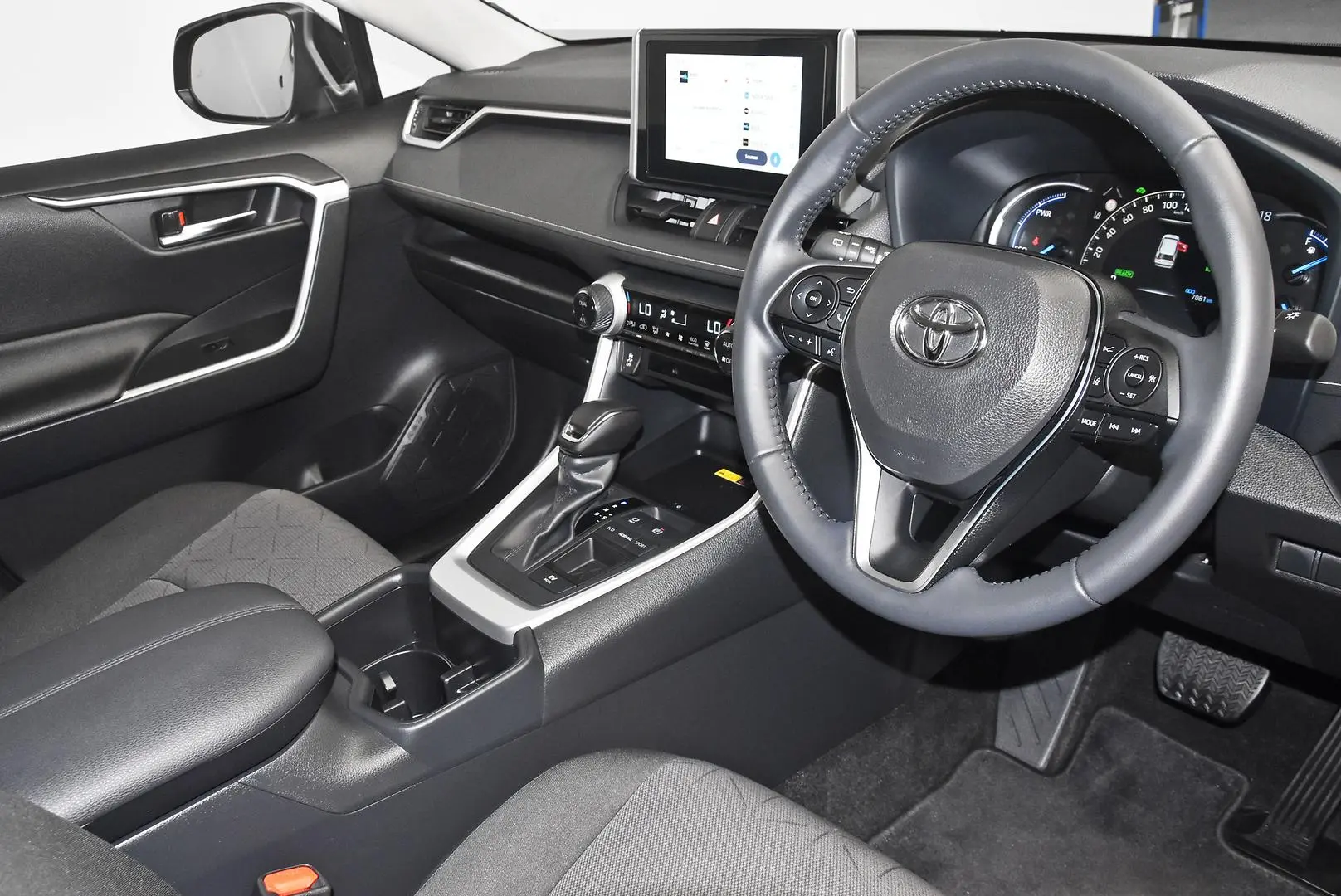 2025 Toyota RAV4 Gallery Image 9