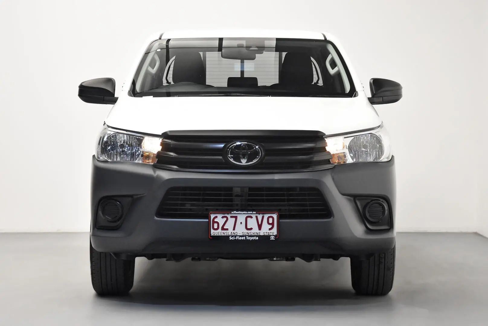 2021 Toyota Hilux Gallery Image 2