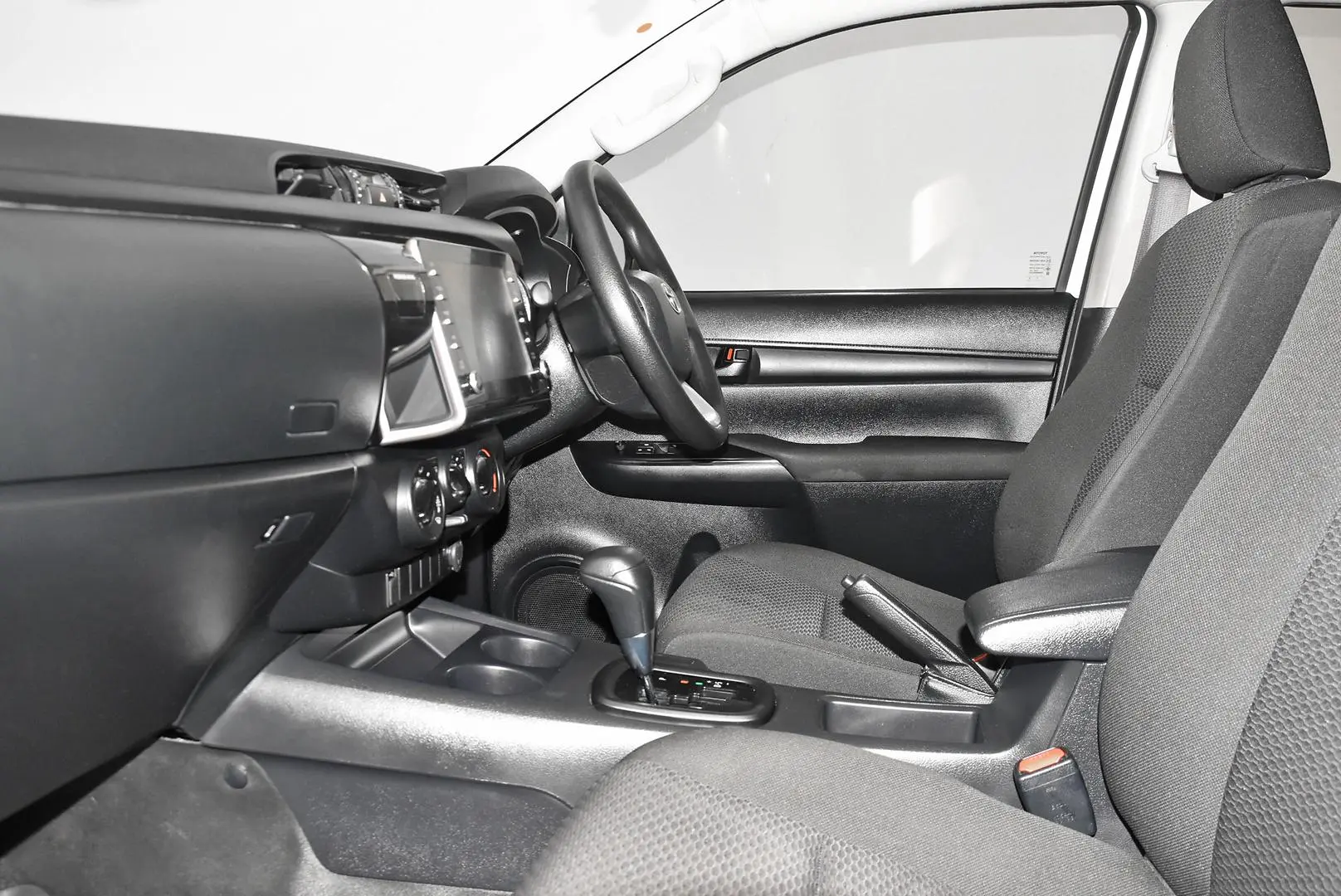 2021 Toyota Hilux Gallery Image 17