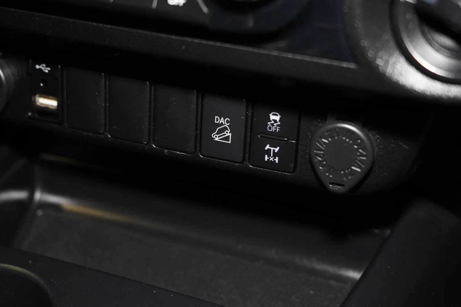 2021 Toyota Hilux Gallery Image 16