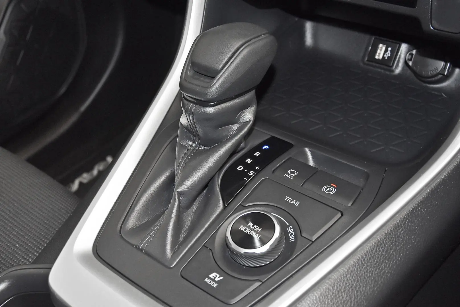 2024 Toyota RAV4 Gallery Image 14