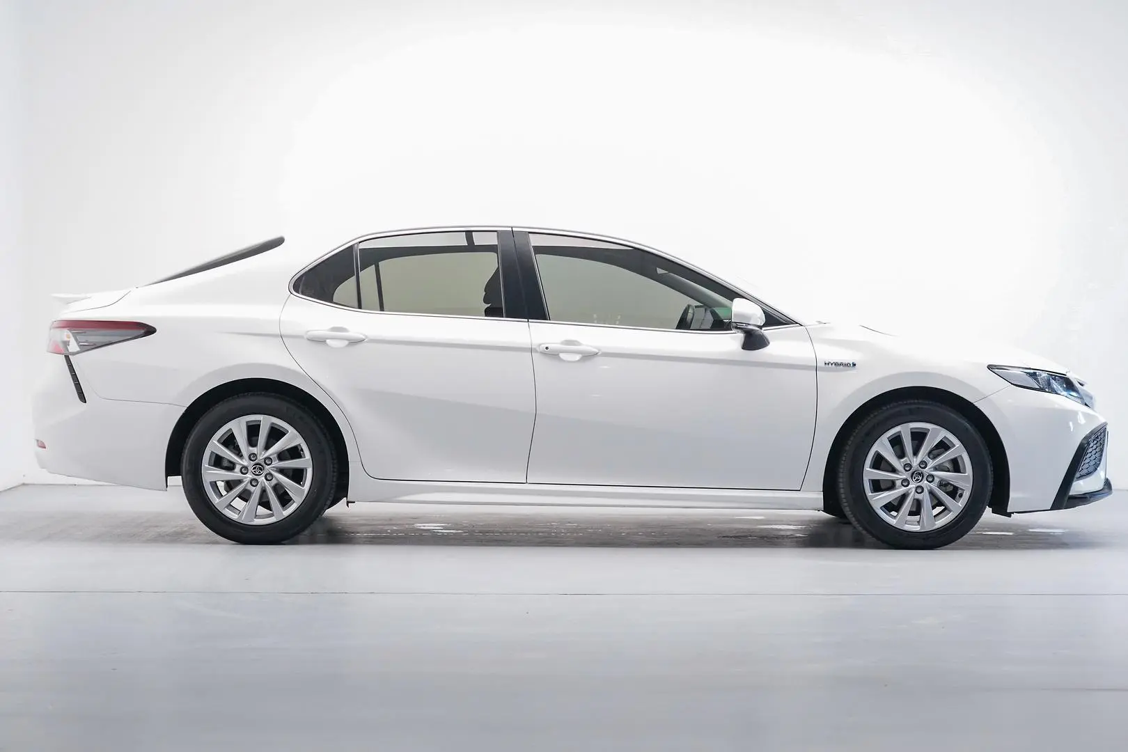 2022 Toyota Camry Gallery Image 6