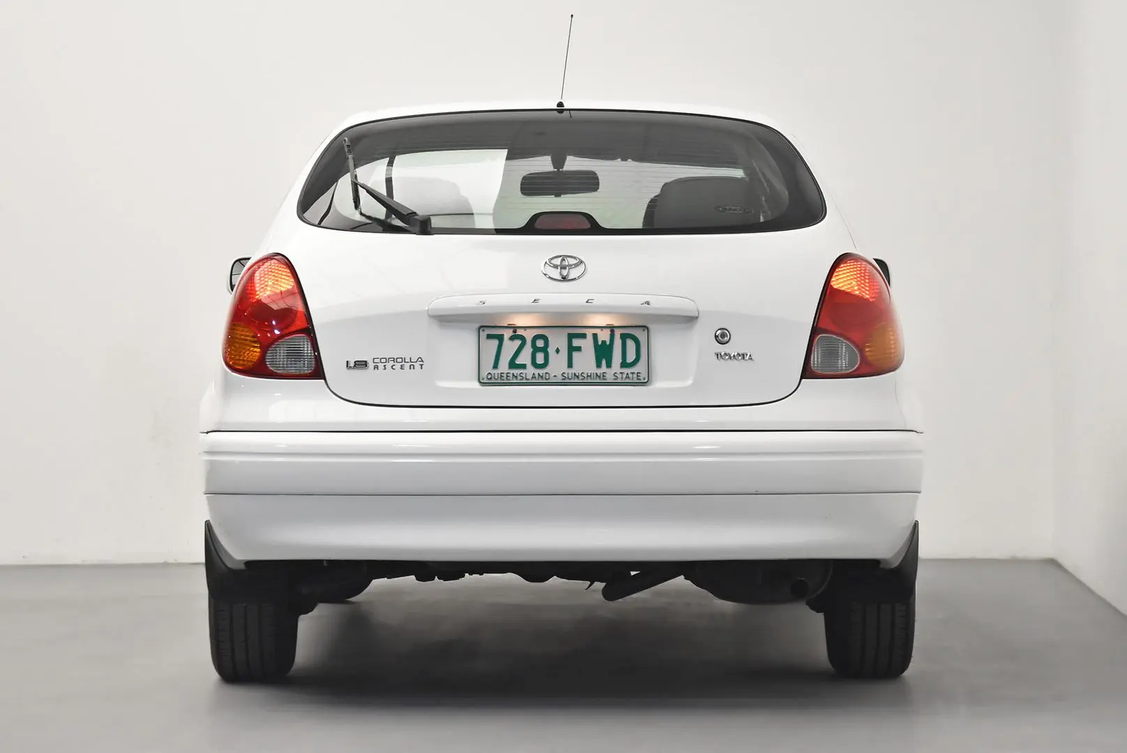 2000 Toyota Corolla Gallery Image 6