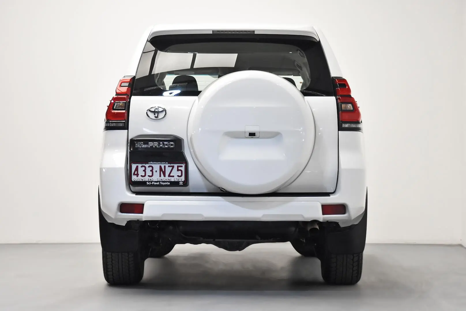 2023 Toyota Landcruiser Prado Gallery Image 6