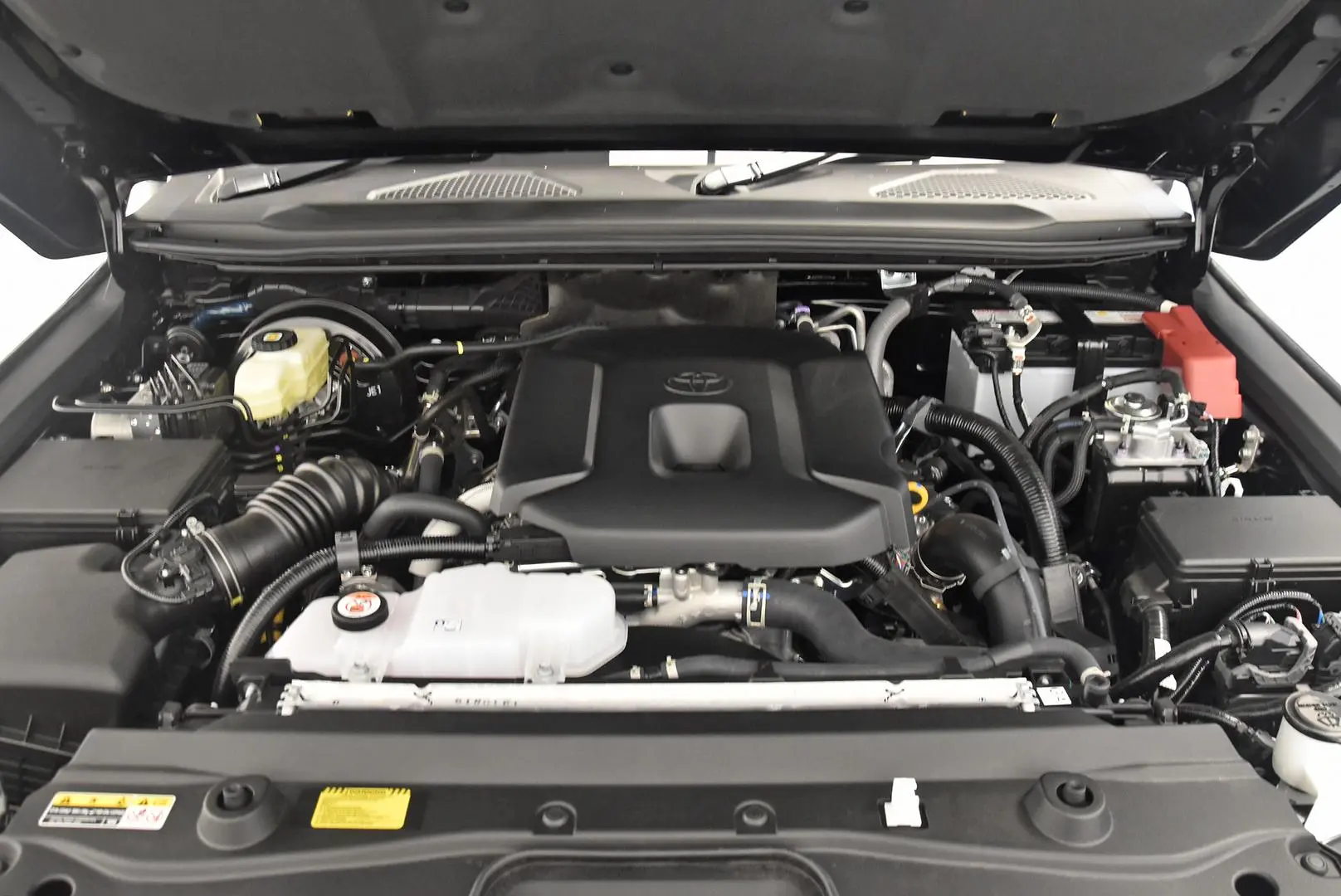 2025 Toyota Landcruiser Prado Gallery Image 21