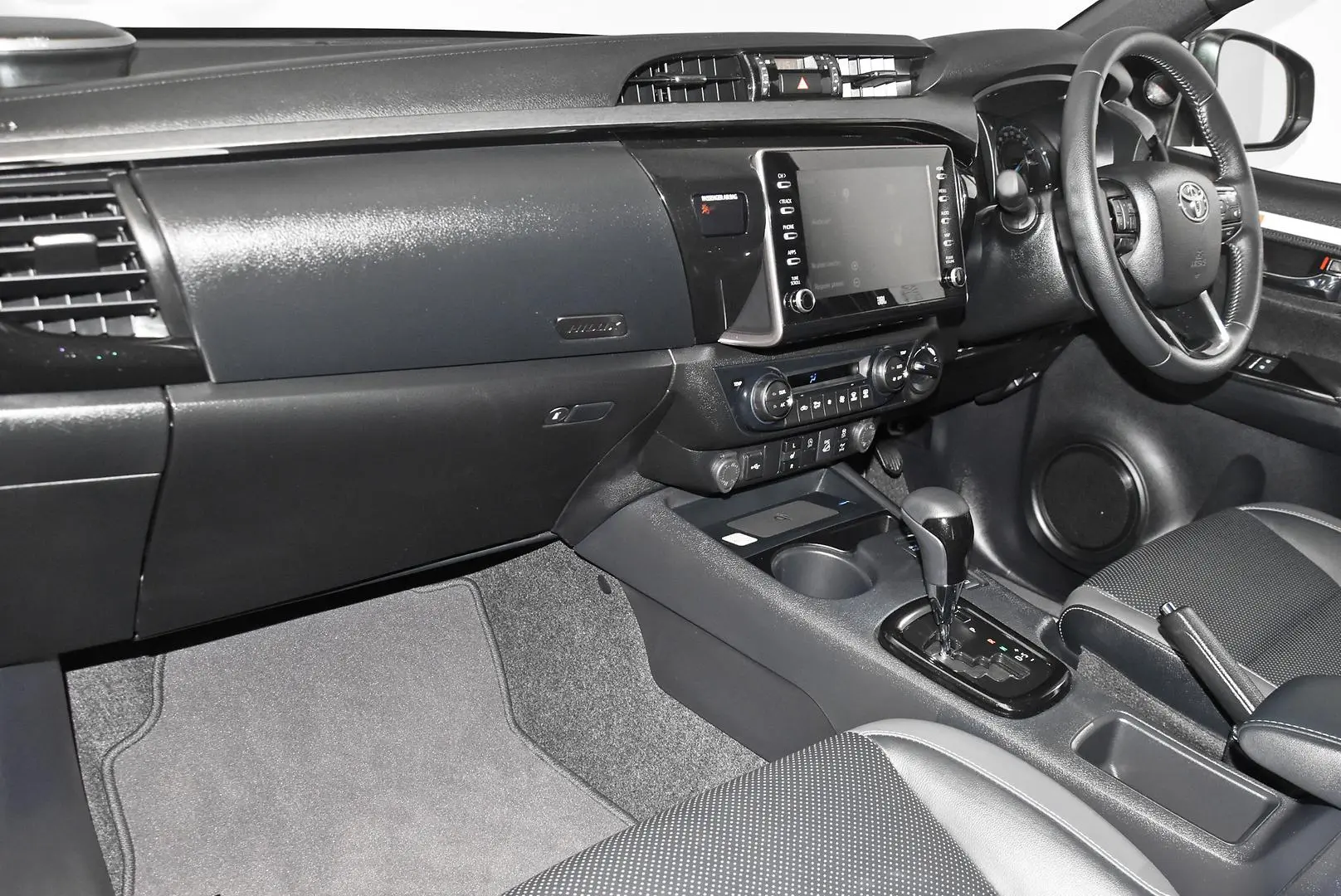 2024 Toyota Hilux Gallery Image 17