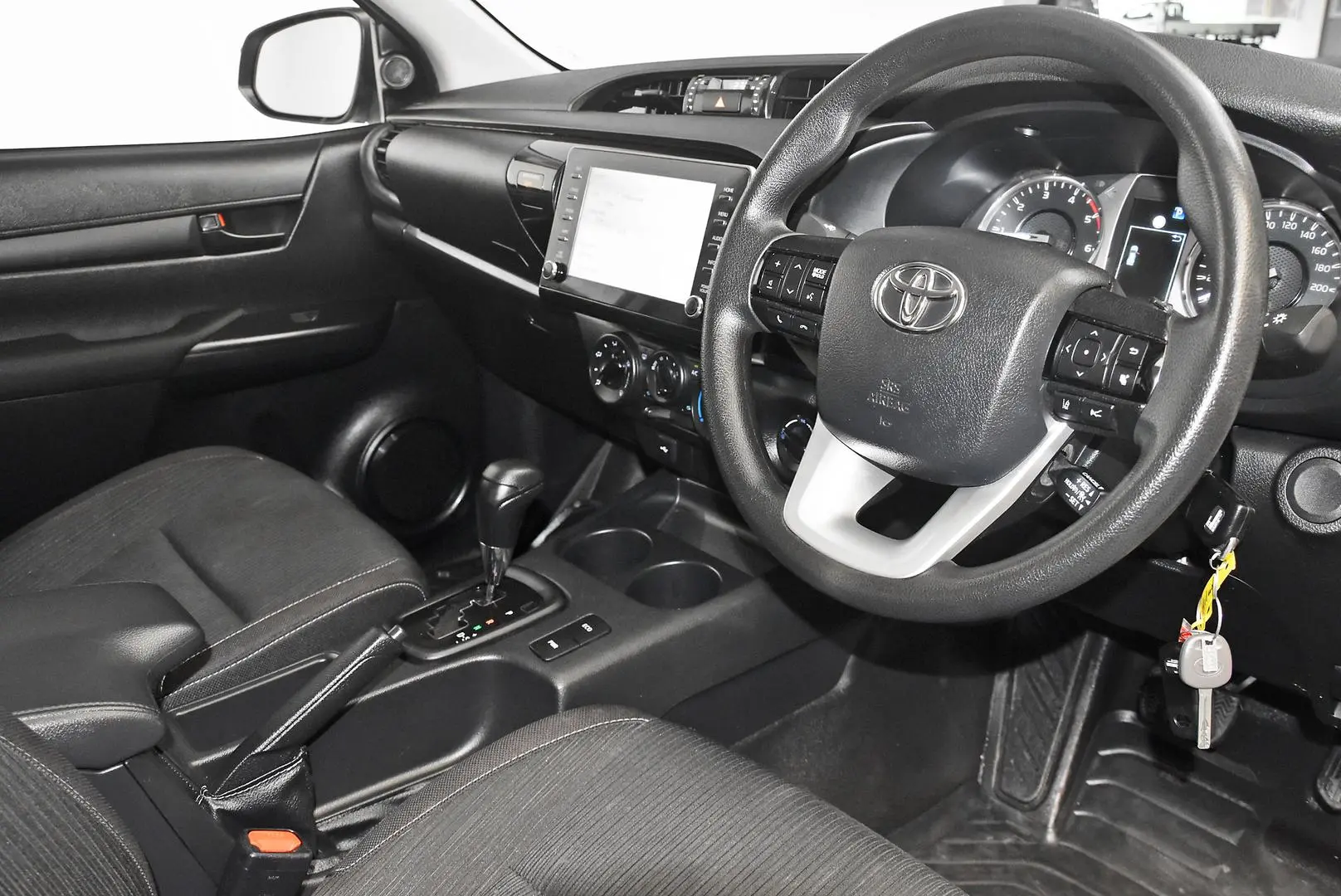 2023 Toyota Hilux Gallery Image 8