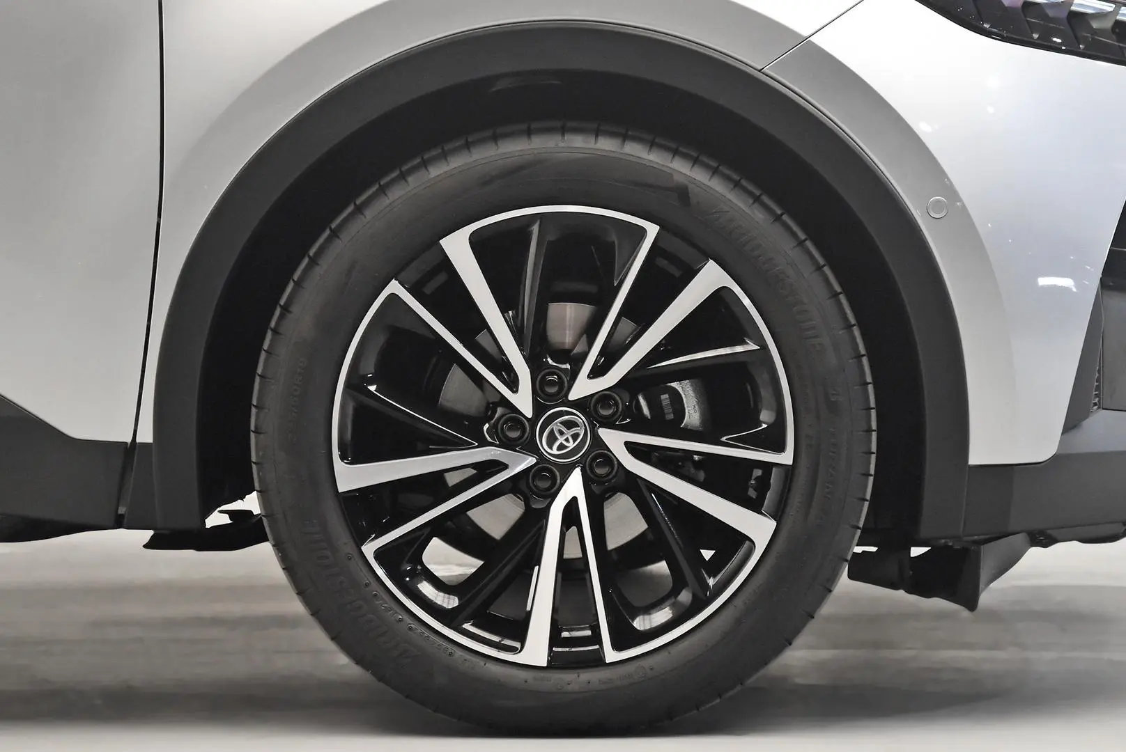 2024 Toyota C-HR Gallery Image 24