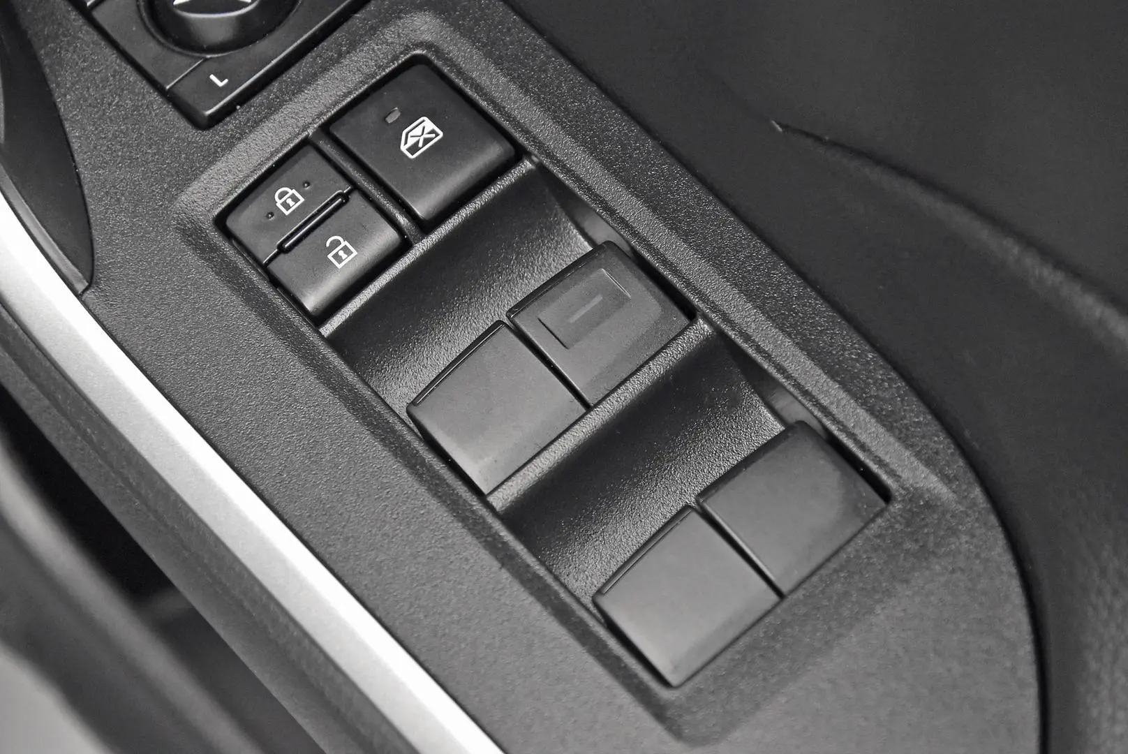 2024 Toyota RAV4 Gallery Image 10