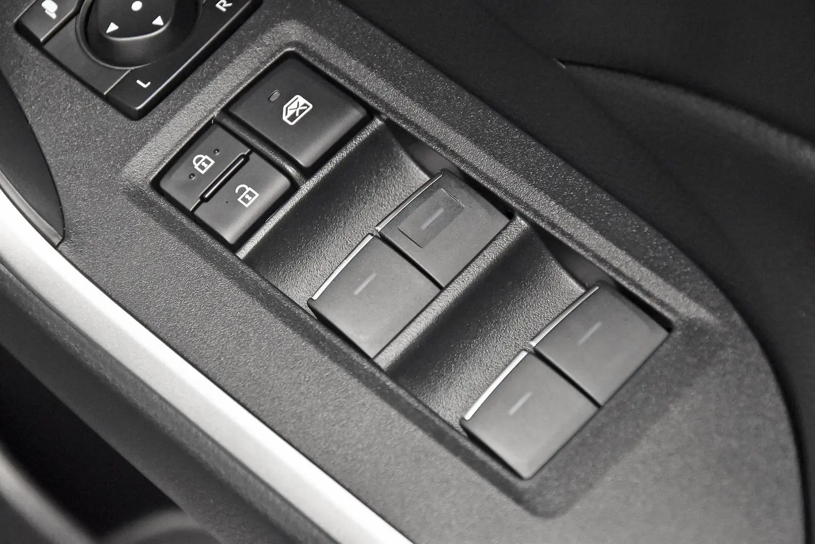 2025 Toyota RAV4 Gallery Image 10