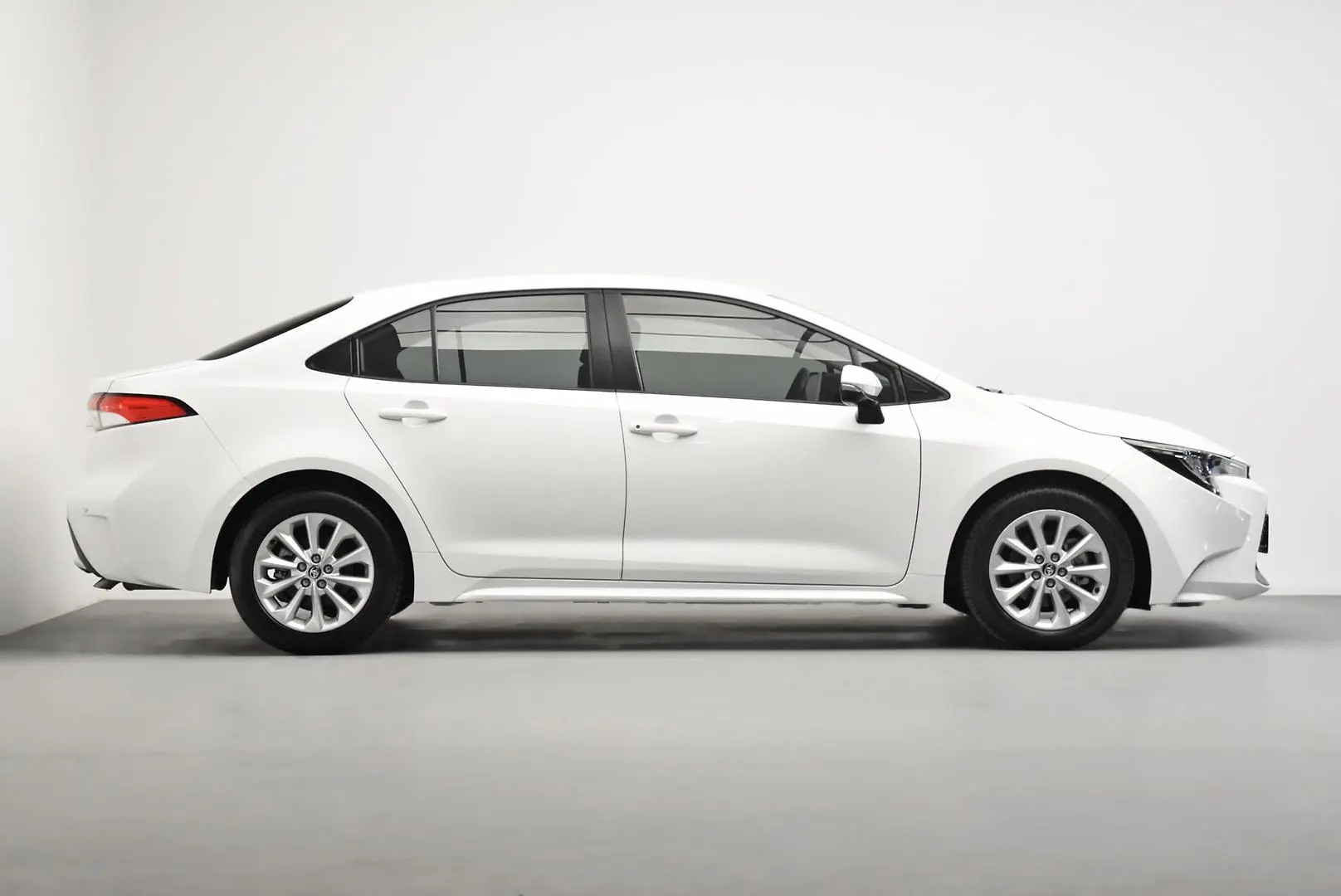 2021 Toyota Corolla Gallery Image 3