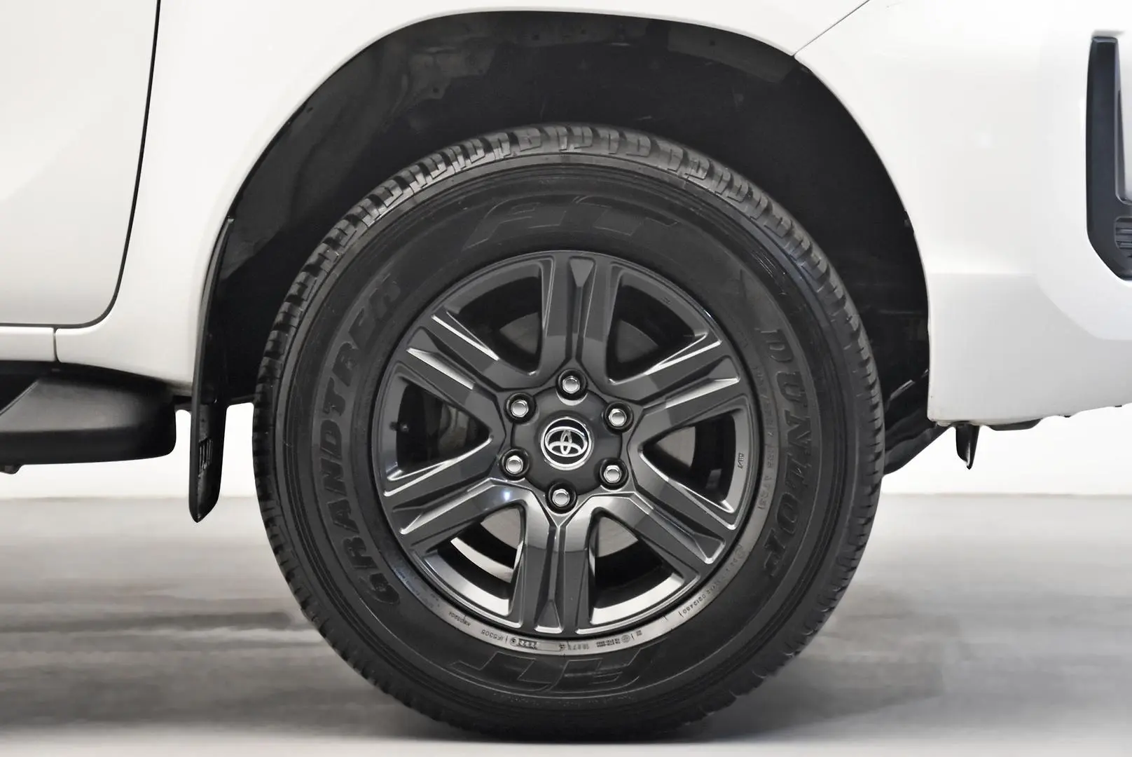 2023 Toyota Hilux Gallery Image 23