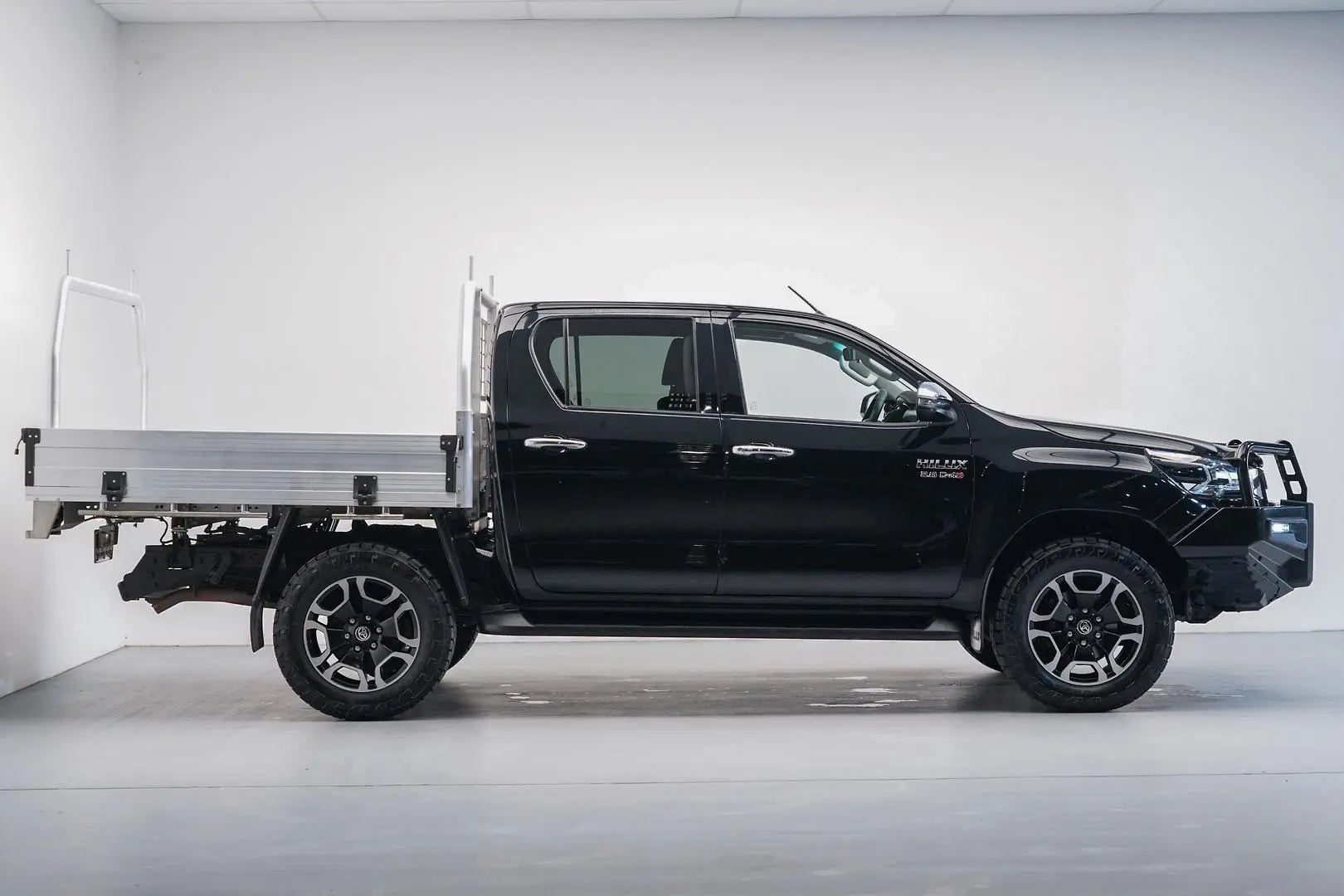 2021 Toyota Hilux Gallery Image 2