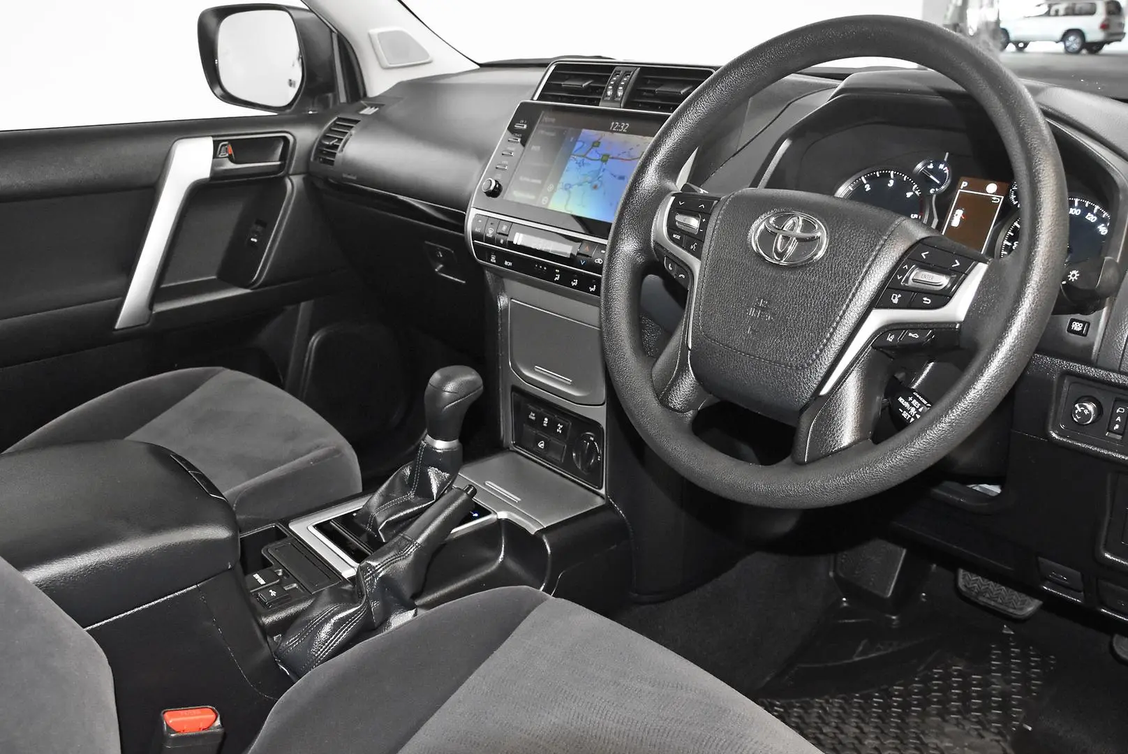 2023 Toyota Landcruiser Prado Gallery Image 7