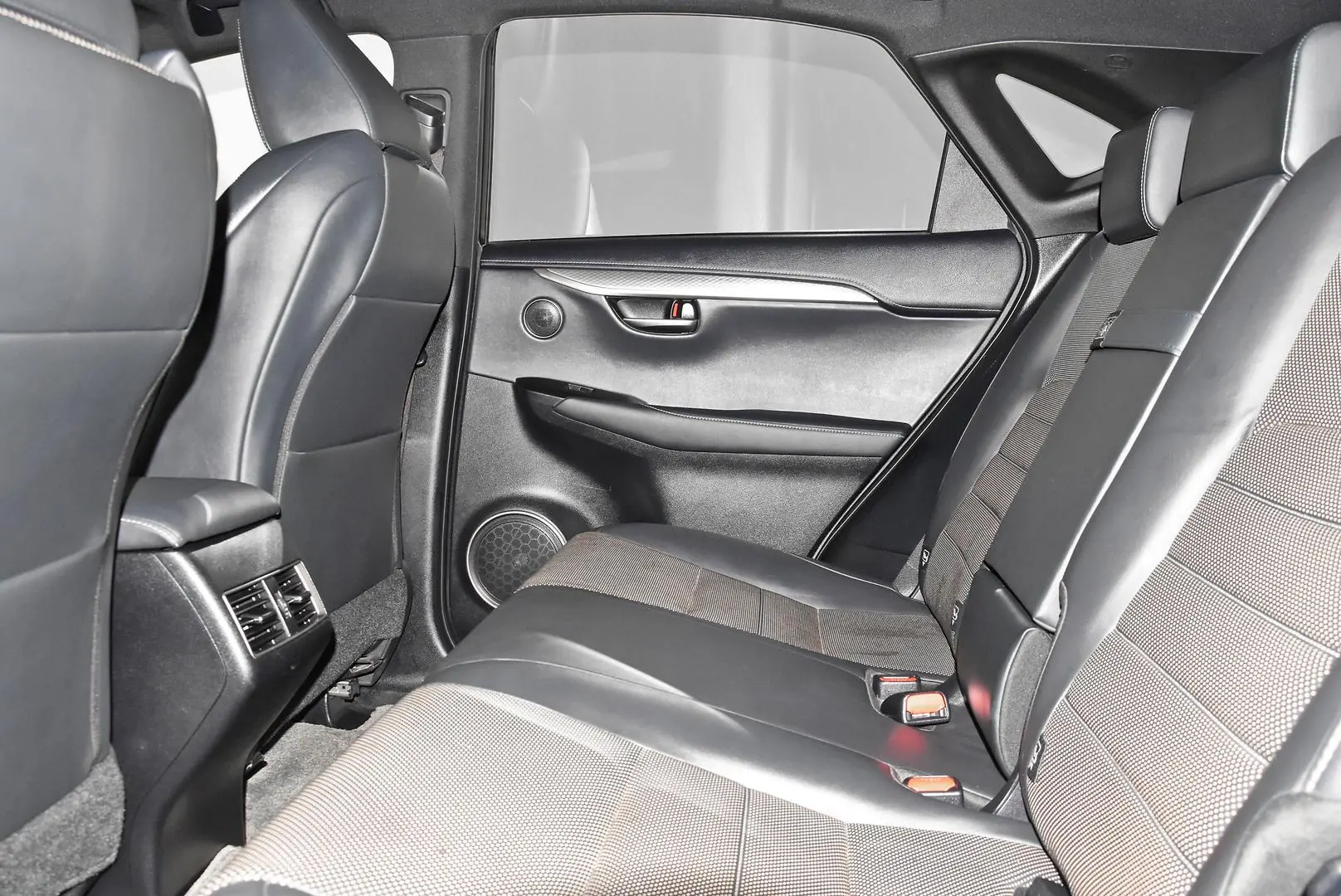 2019 Lexus NX Gallery Image 18