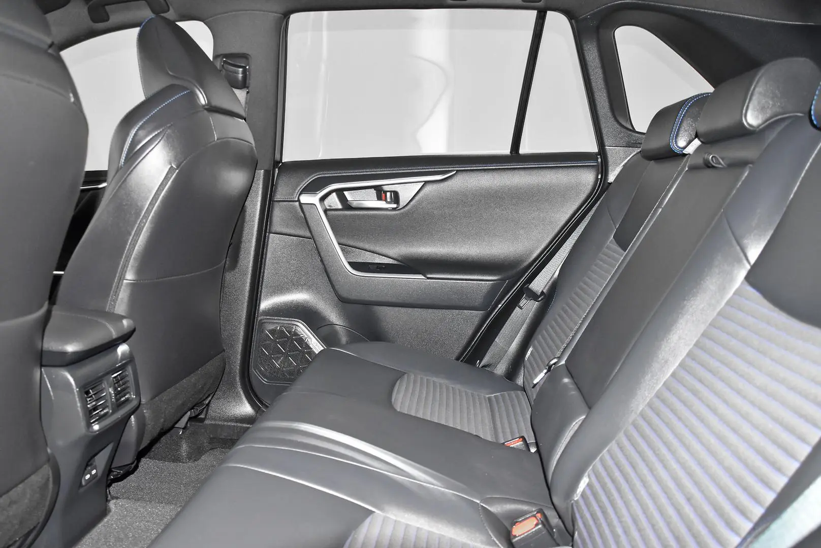 2024 Toyota RAV4 Gallery Image 19