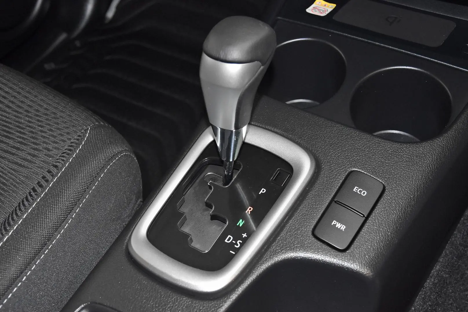 2024 Toyota Hilux Gallery Image 13