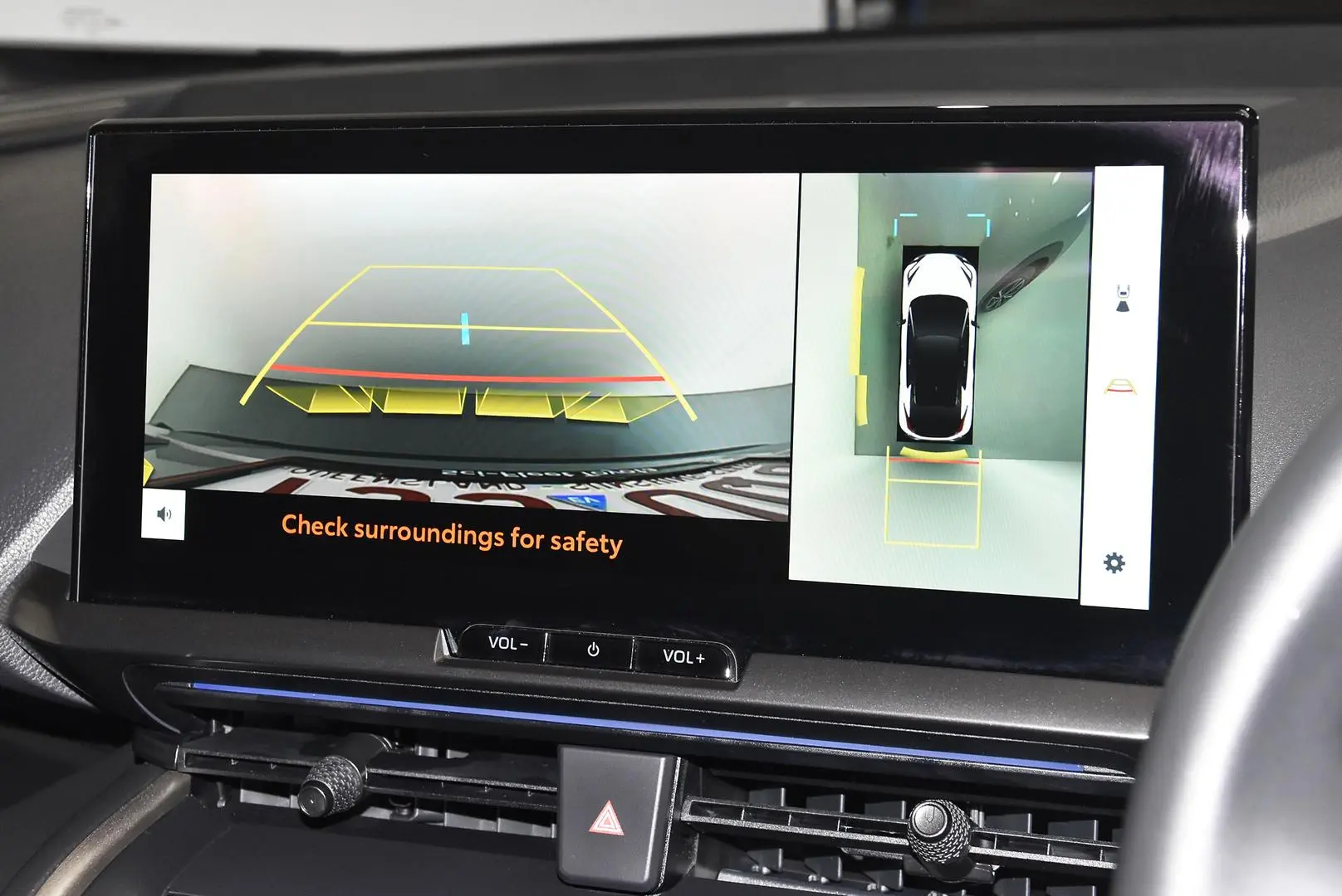 2024 Toyota C-HR Gallery Image 13