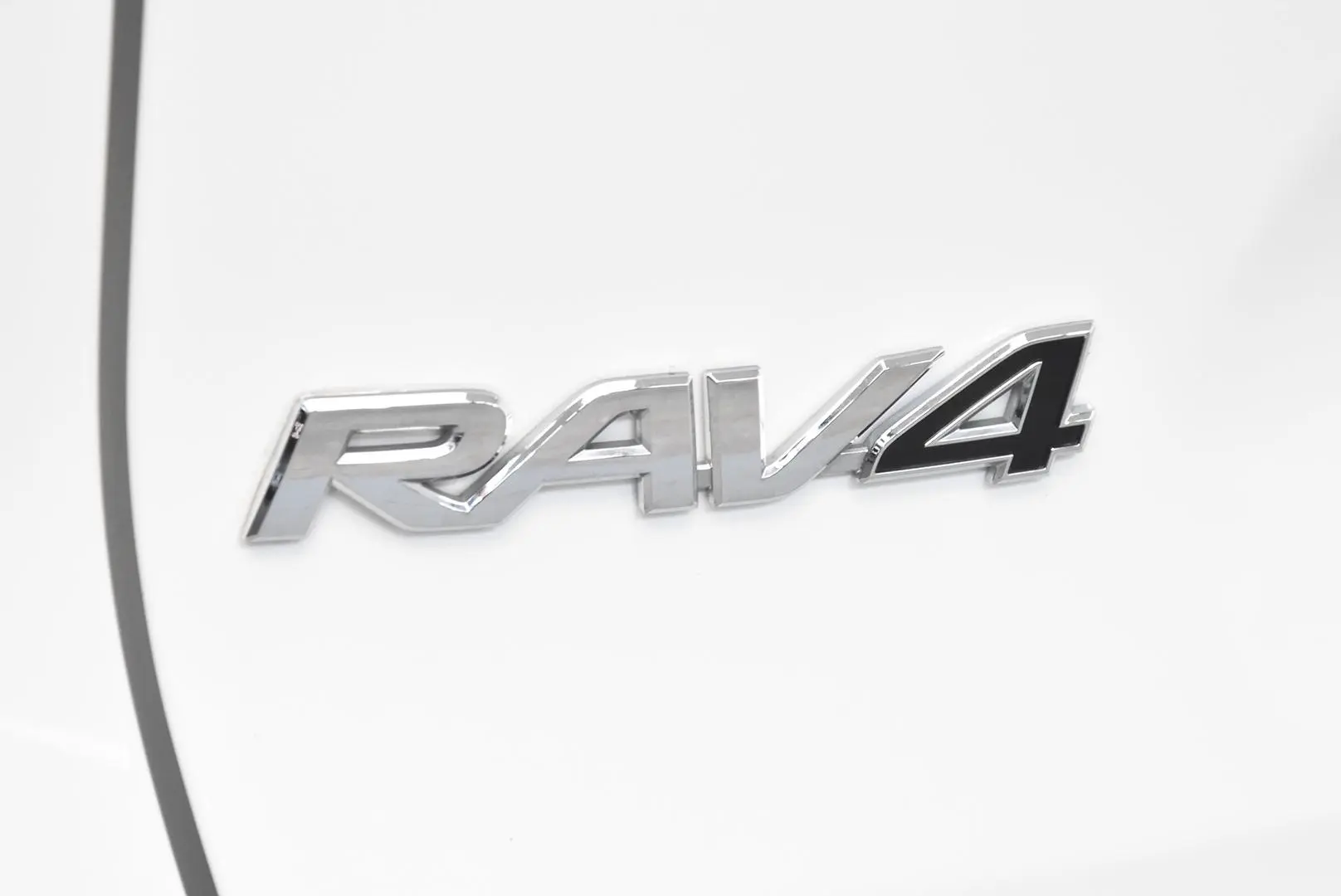 2024 Toyota RAV4 Gallery Image 7