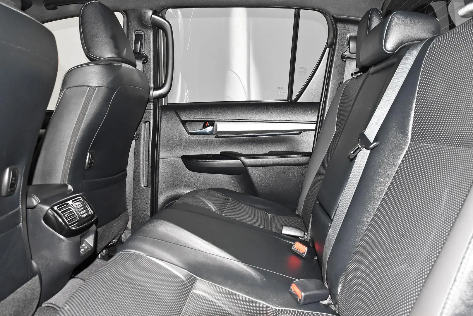 2024 Toyota Hilux Gallery Image 19