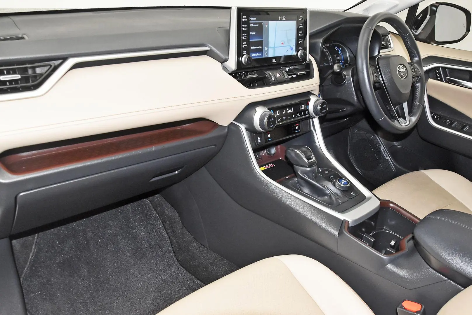 2022 Toyota RAV4 Gallery Image 17