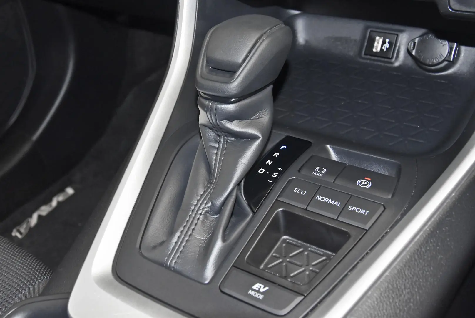 2024 Toyota RAV4 Gallery Image 14