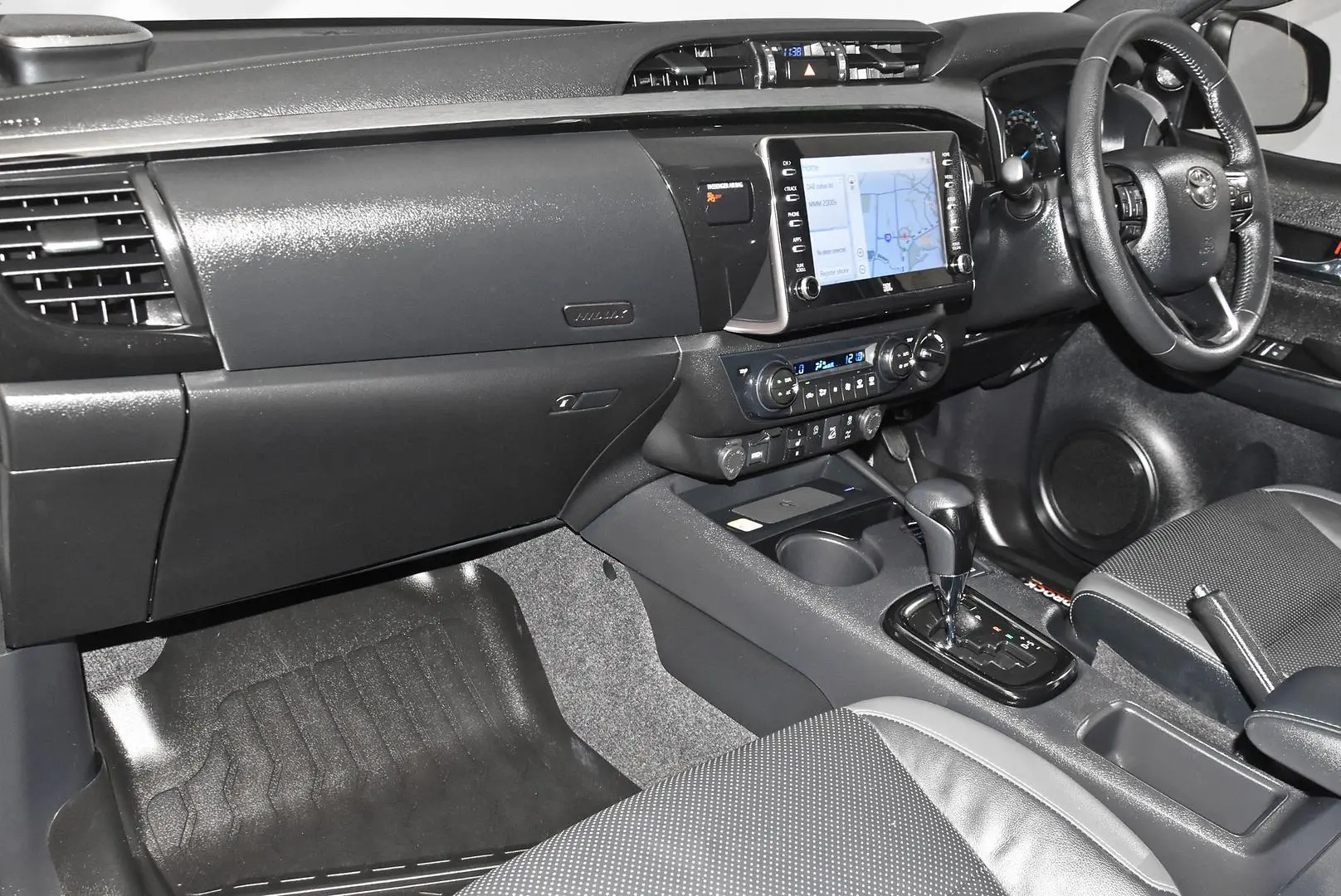 2024 Toyota Hilux Gallery Image 17