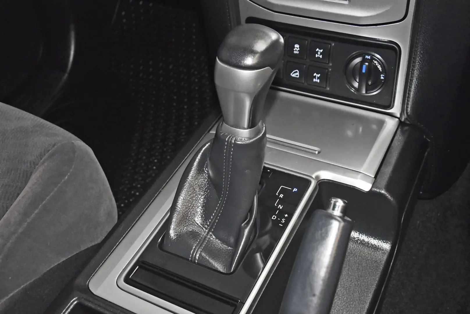 2021 Toyota Landcruiser Prado Gallery Image 12