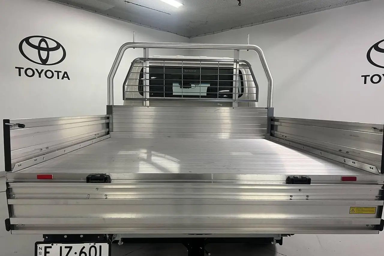 2024 Toyota Landcruiser Gallery Image 12