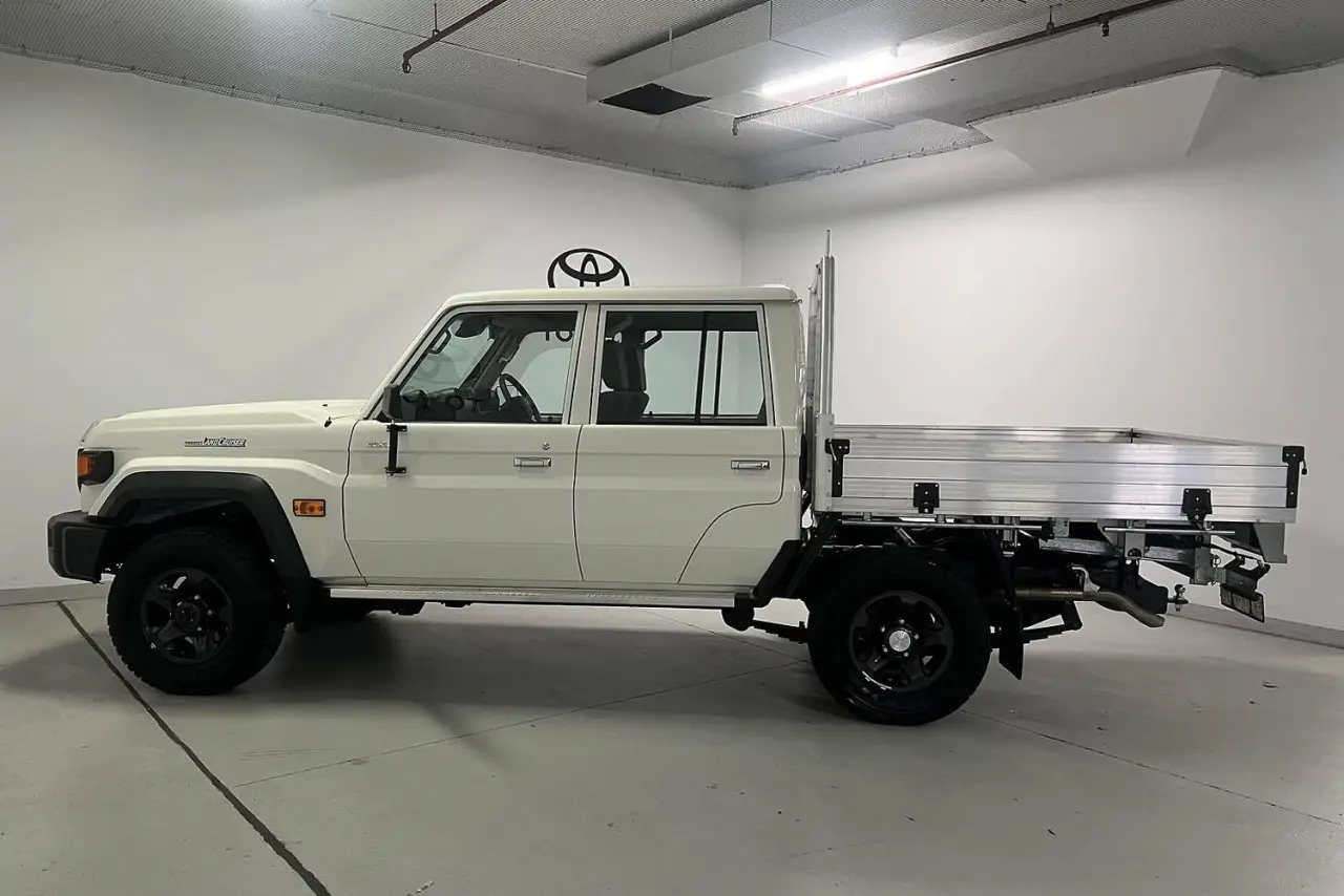 2024 Toyota Landcruiser Gallery Image 9