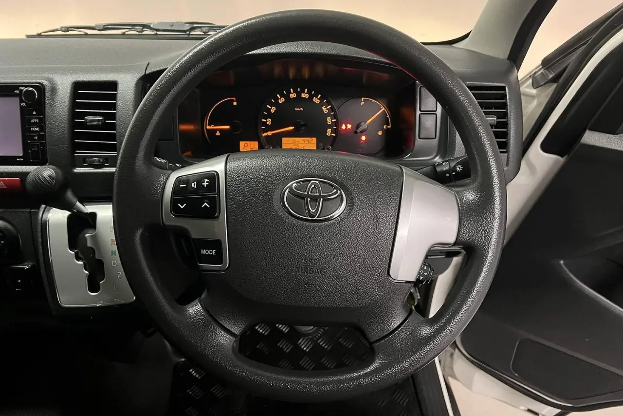 2019 Toyota Hiace Gallery Image 16