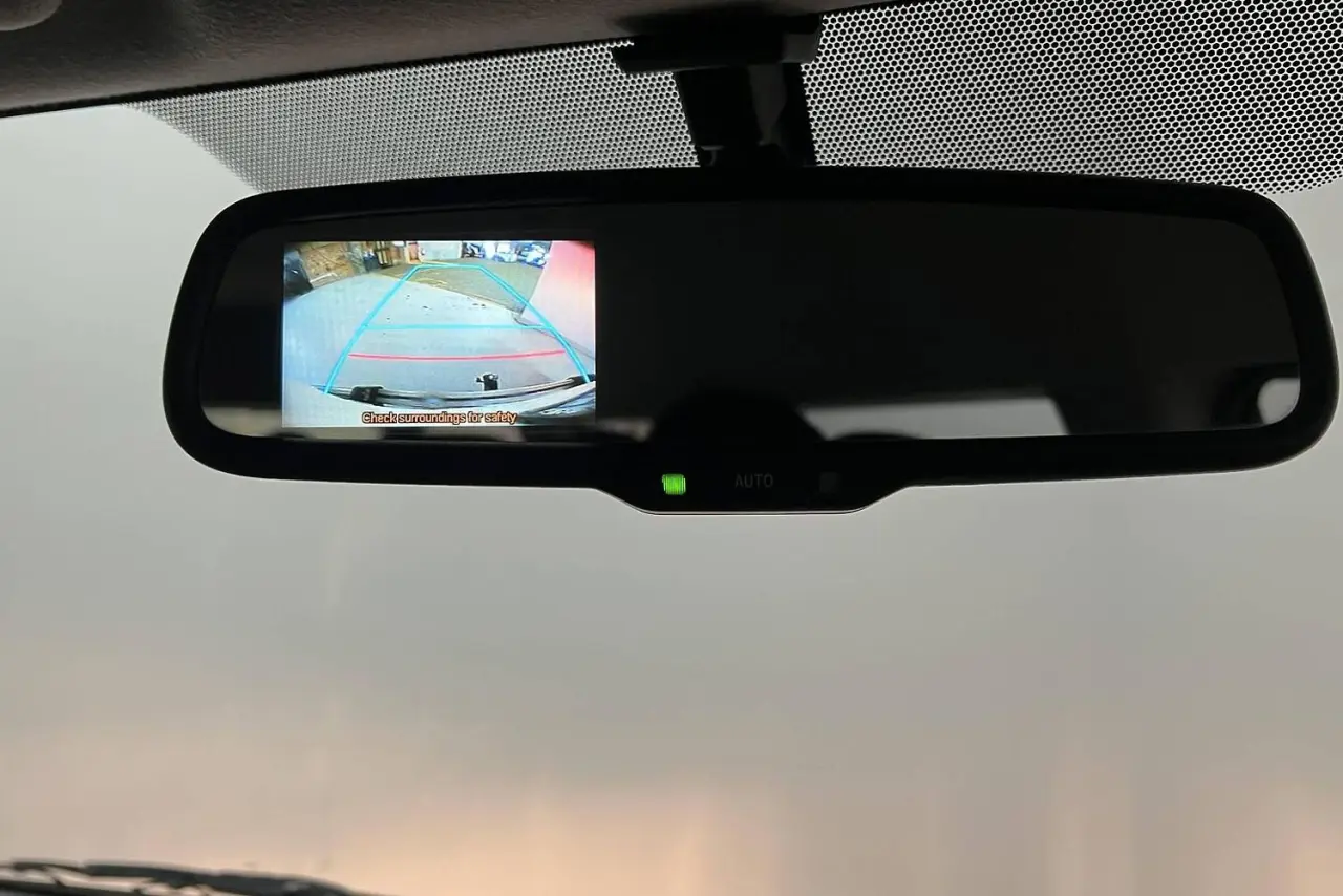 2019 Toyota Hiace Gallery Image 18