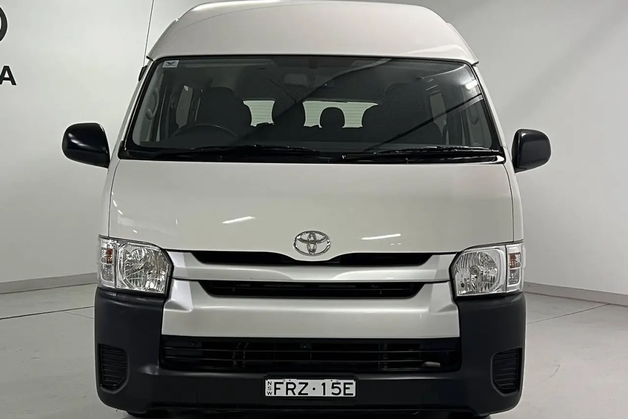 2019 Toyota Hiace Gallery Image 3