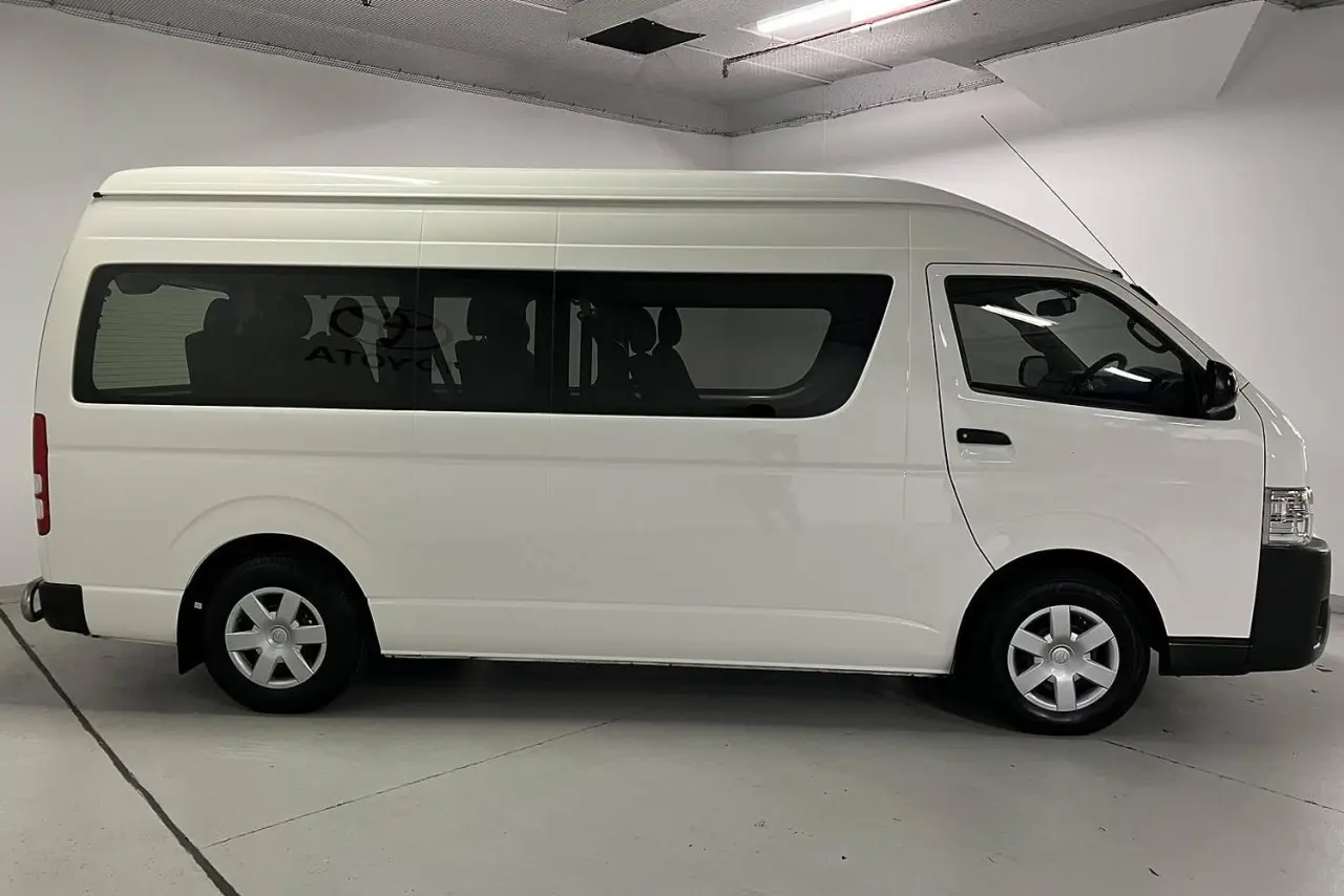 2019 Toyota Hiace Gallery Image 4