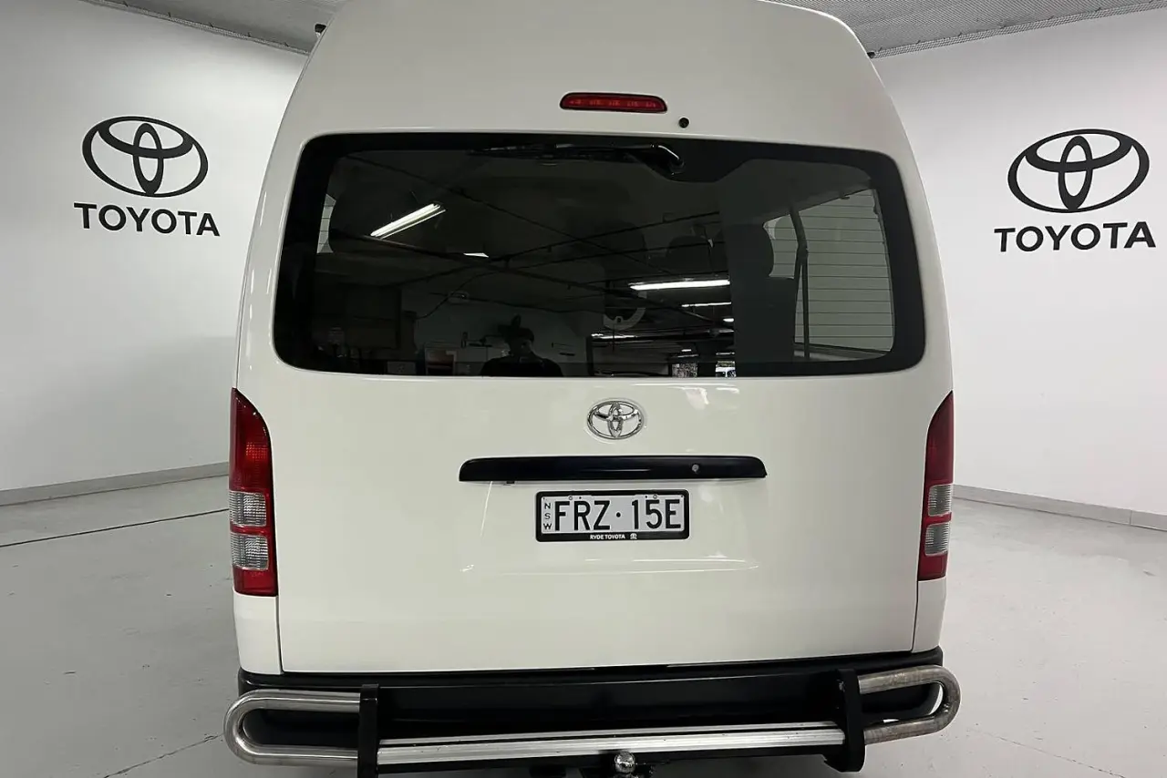 2019 Toyota Hiace Gallery Image 6