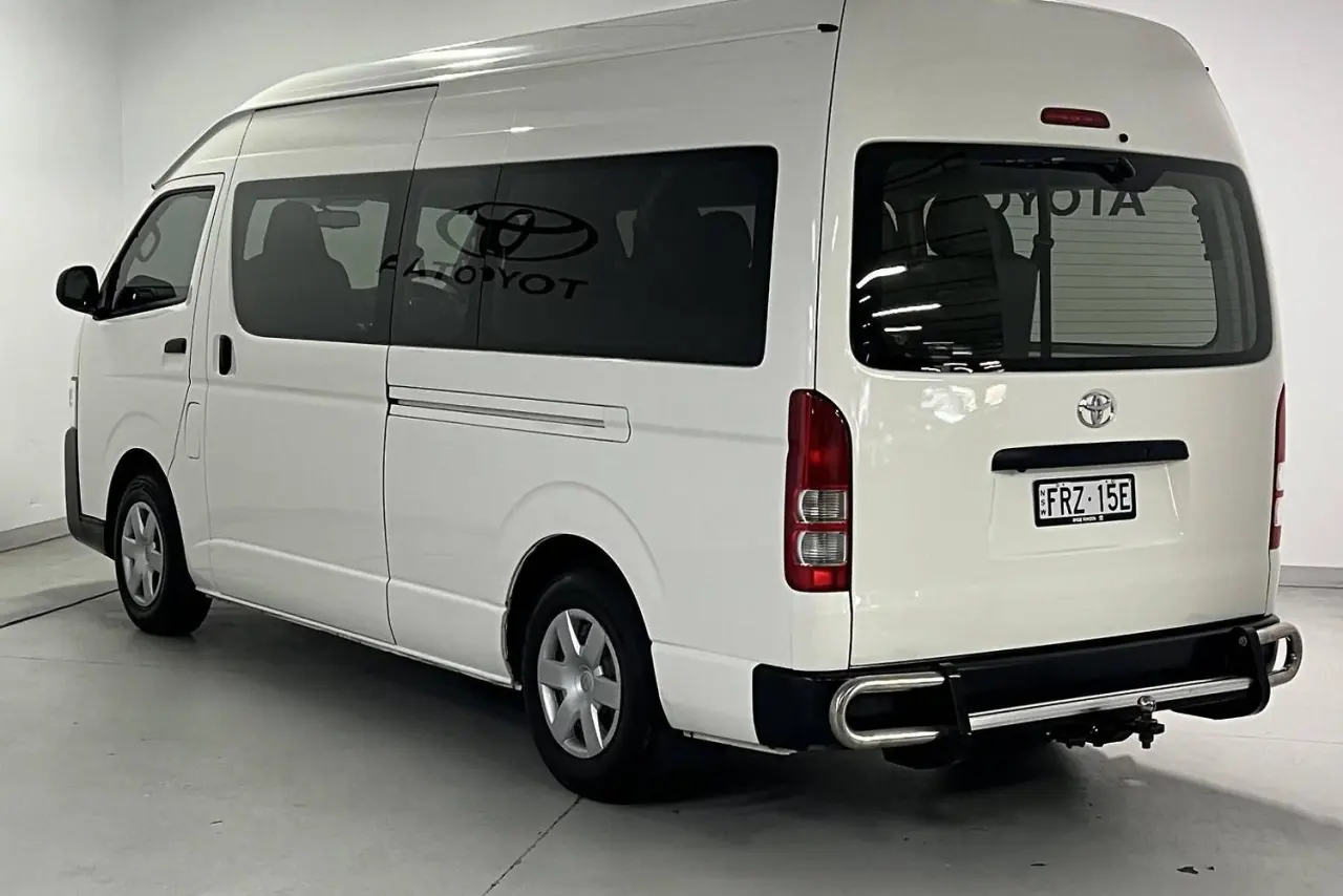 2019 Toyota Hiace Gallery Image 8