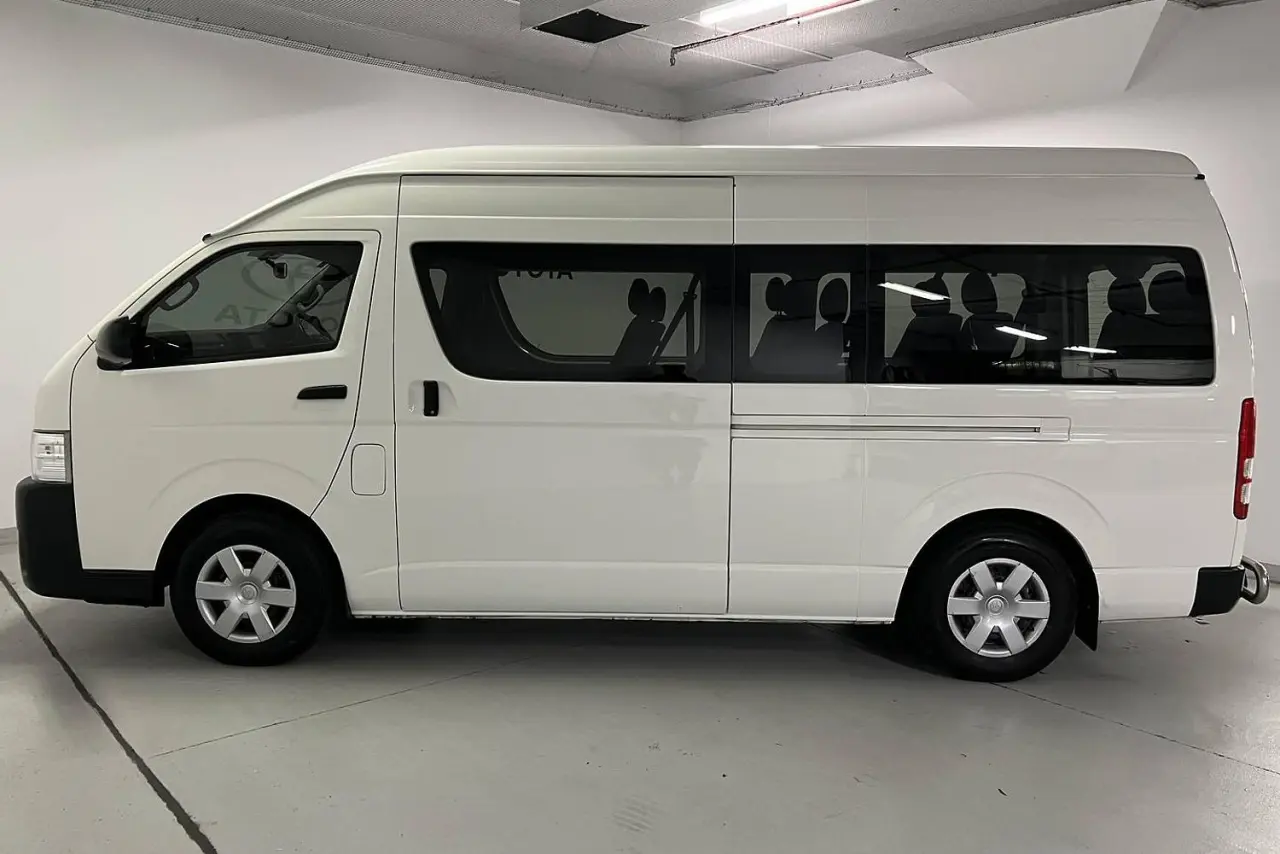 2019 Toyota Hiace Gallery Image 9