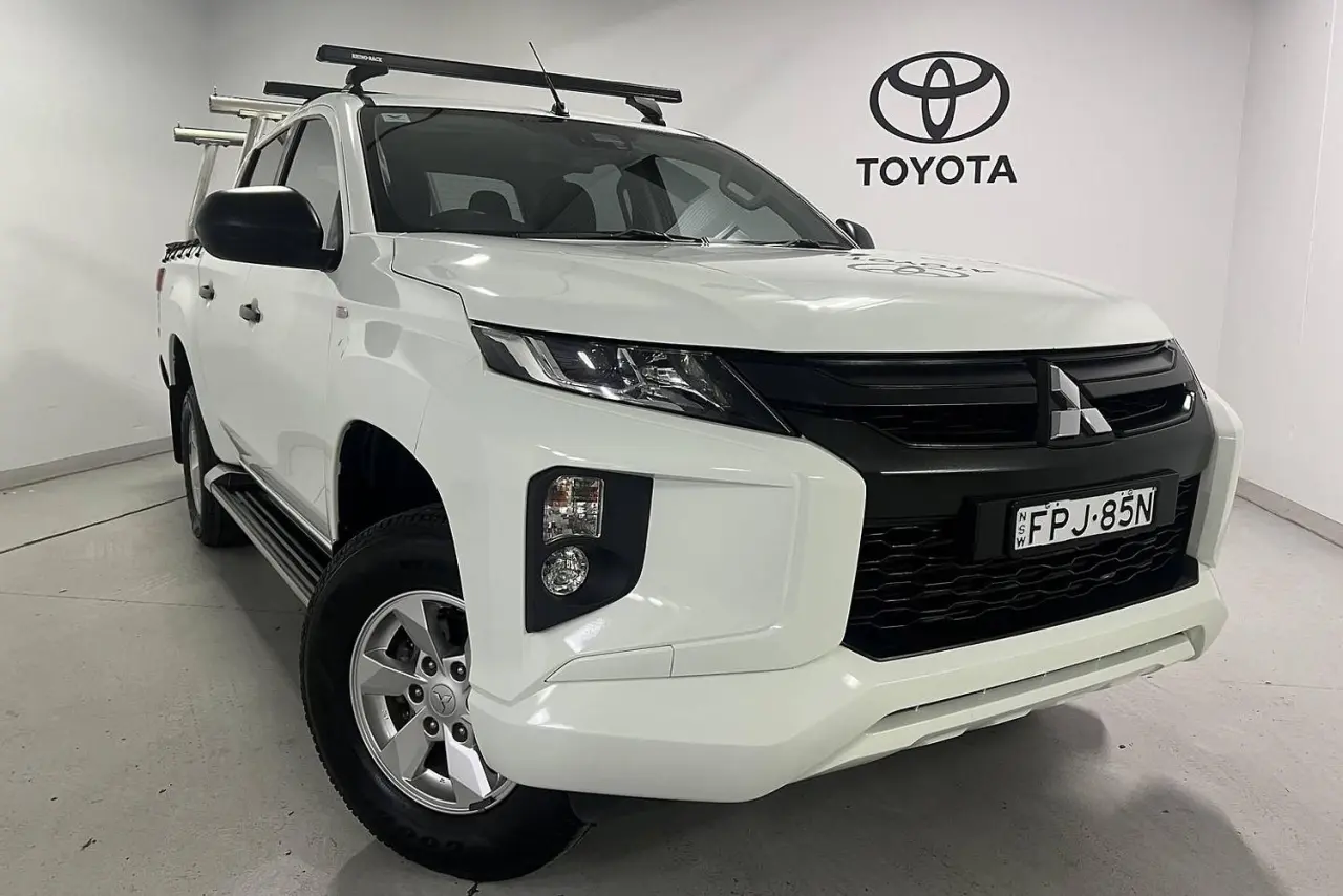 2021 Mitsubishi Triton Gallery Image 1