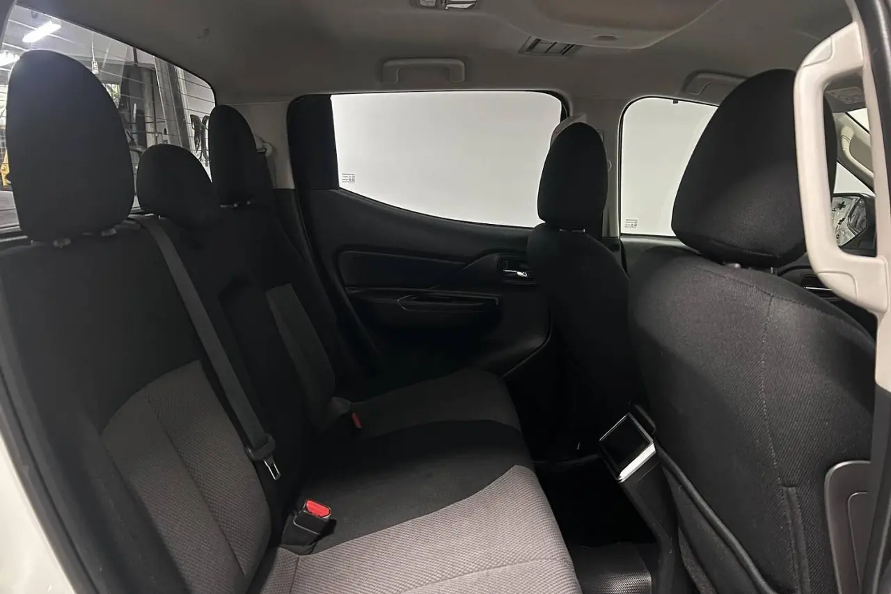 2021 Mitsubishi Triton Gallery Image 11