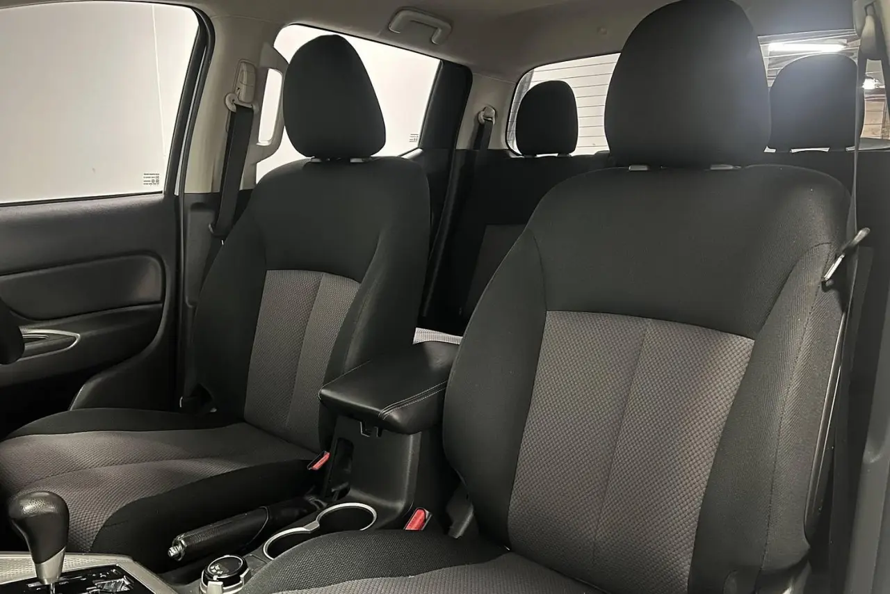 2021 Mitsubishi Triton Gallery Image 16