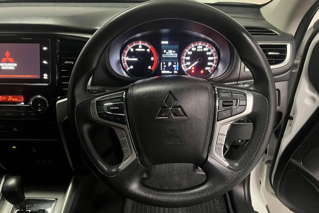 2021 Mitsubishi Triton Gallery Image 17