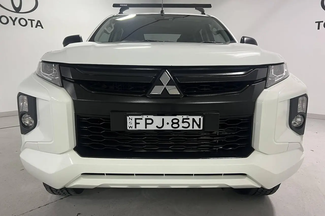 2021 Mitsubishi Triton Gallery Image 3