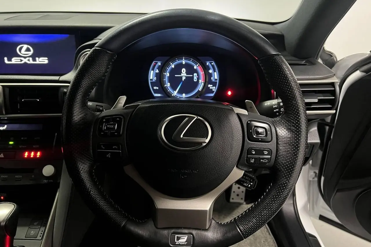 2020 Lexus IS Gallery Image 17