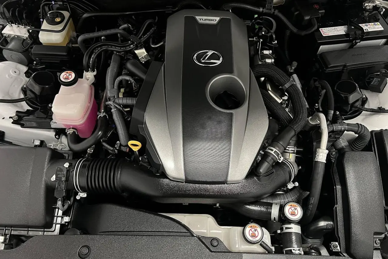 2020 Lexus IS Gallery Image 21