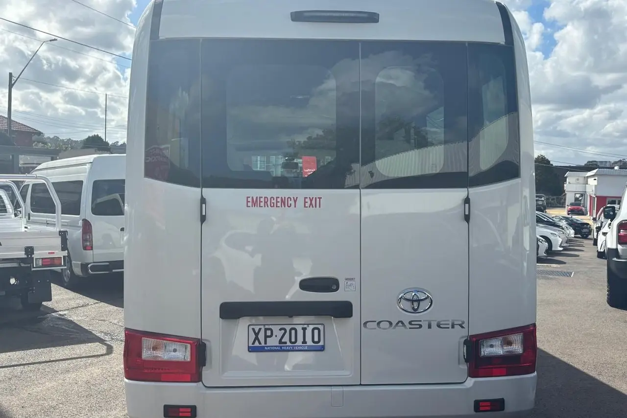 2025 Toyota Coaster Gallery Image 6
