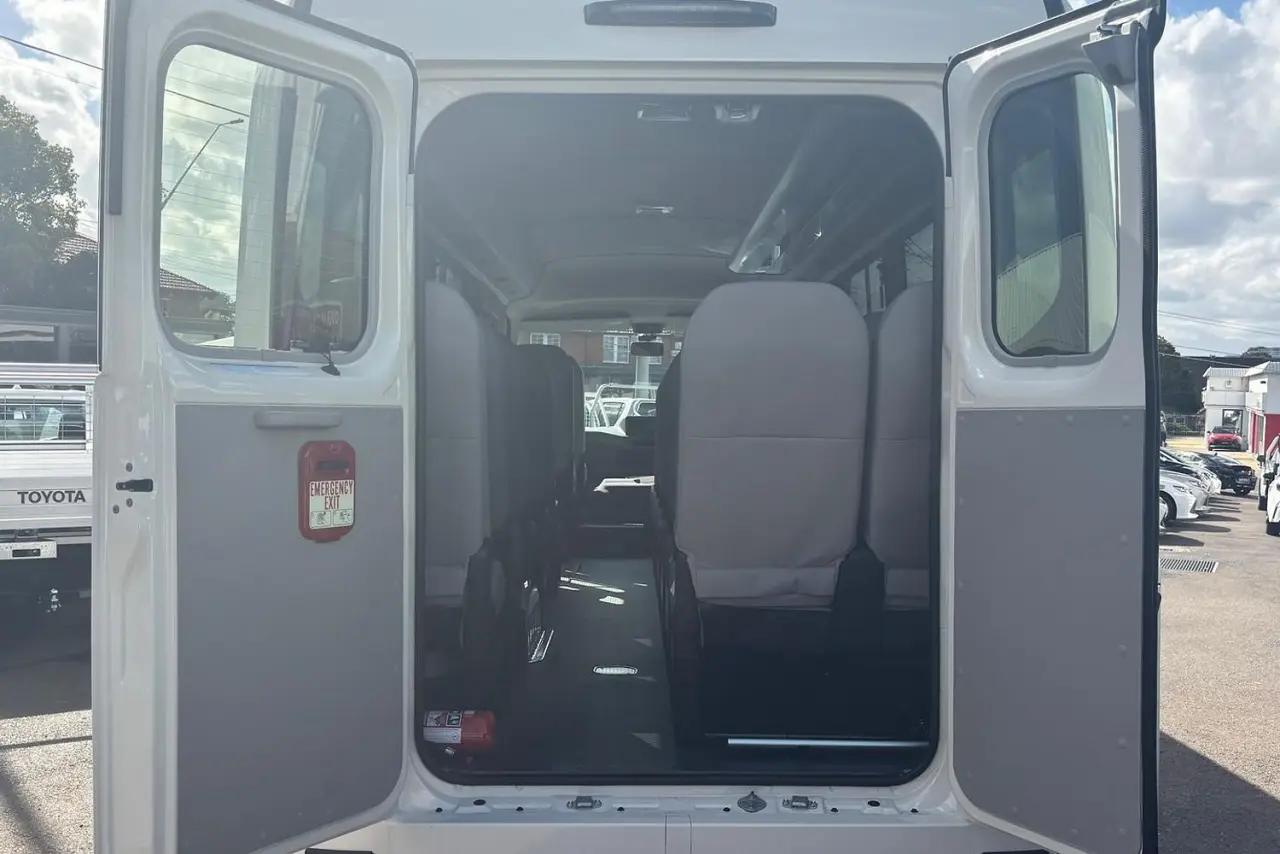 2025 Toyota Coaster Gallery Image 7