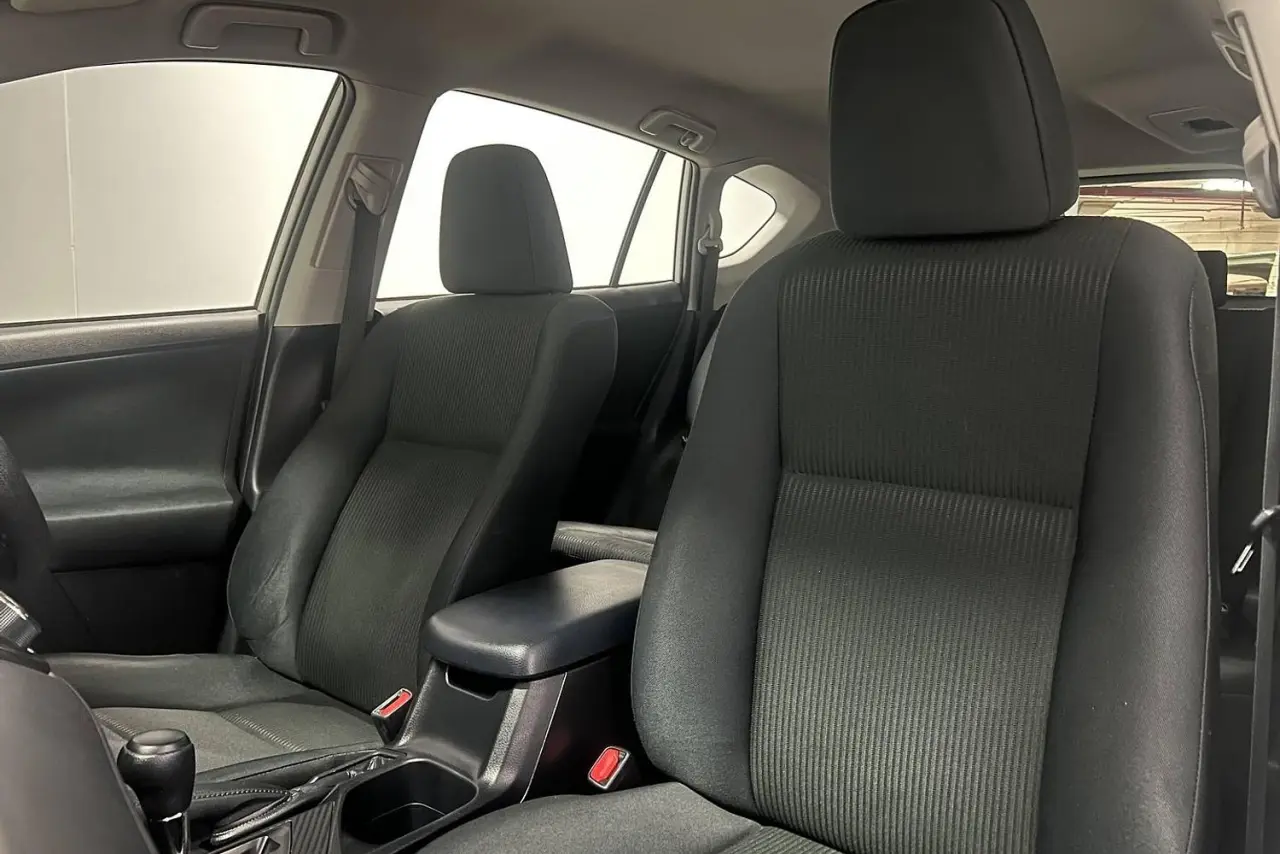 2015 Toyota RAV4 Gallery Image 16